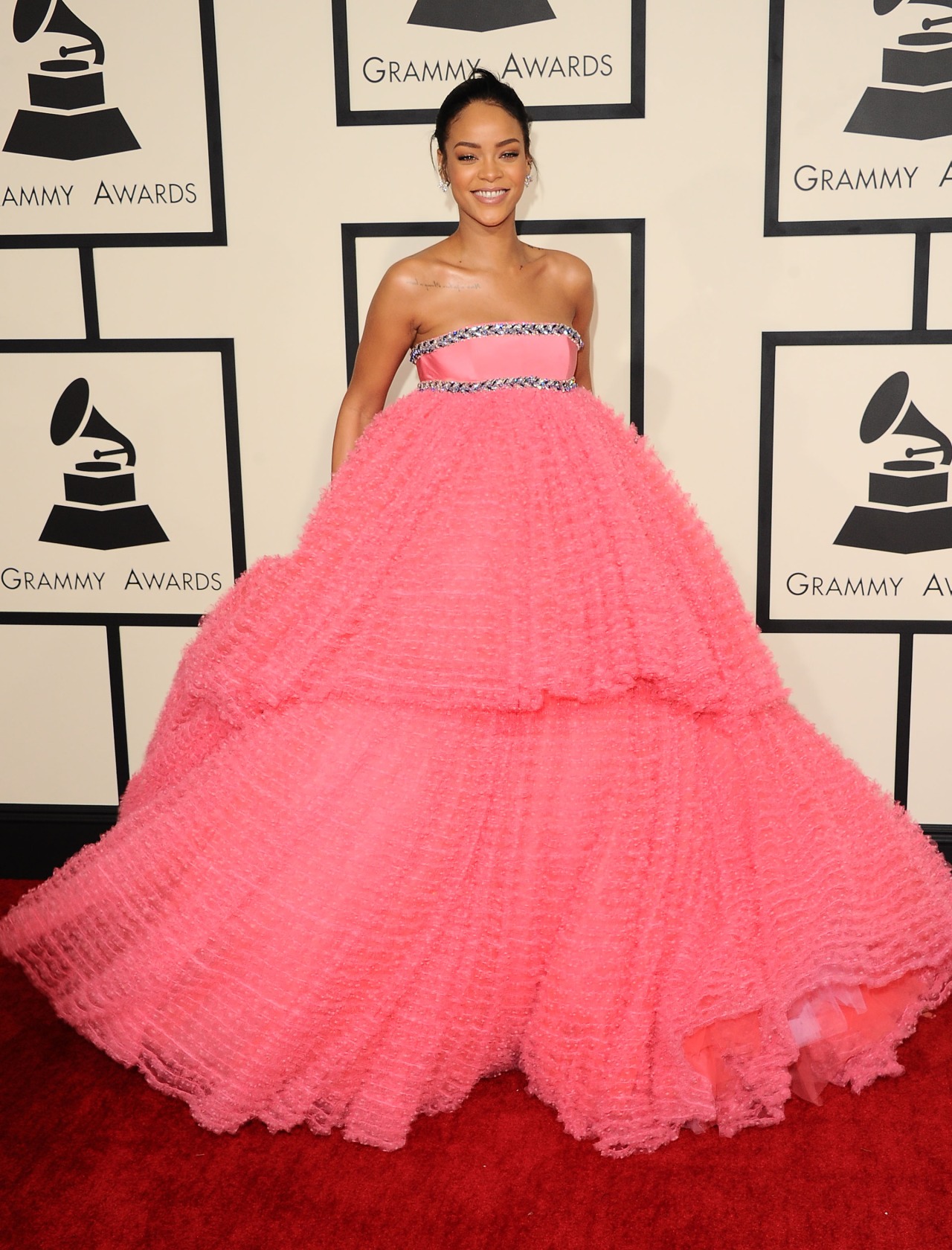 Rihanna's iconic red carpet looks Rihanna's iconic red carpet looks